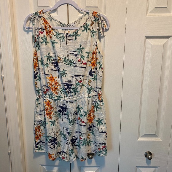 Lg Old Navy linen-blend Hawaiian Print shorts Romper - Multicolor - Picture 1 of 10